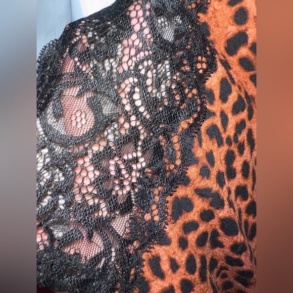 Torrid Super Soft Knits Leopard Print Lace Sleeve Tunic Size 3X - Picture 2 of 5